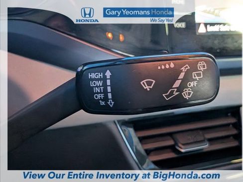 Used 2023 Volkswagen Taos SE FWD image 27