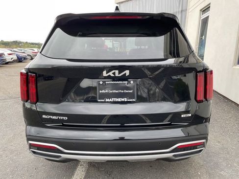 Certified 2023 Kia Sorento SX Prestige w/ Panoramic Sunroof Package AWD/4WD image 4