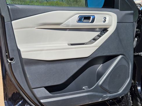 New 2026 Ford Explorer Active w/ Active Comfort Package image 11