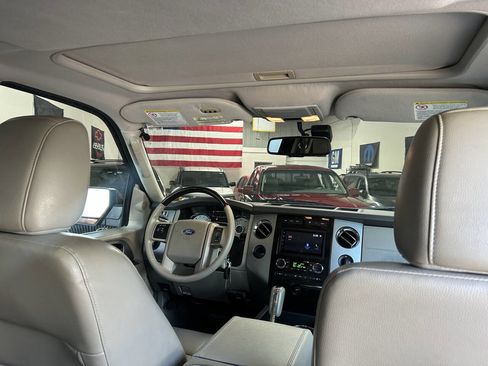 Used 2012 Ford Expedition Limited RWD image 24