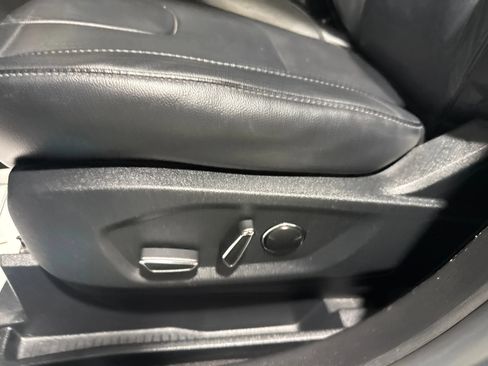 Used 2016 Ford Edge Titanium w/ Technology Package AWD/4WD image 21