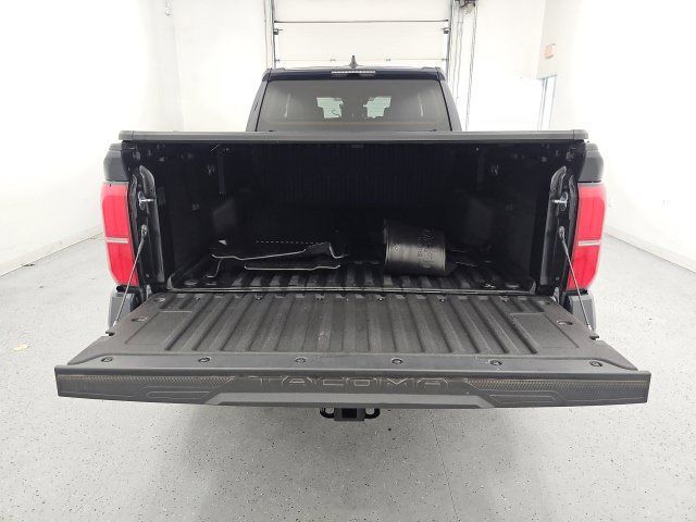 Certified 2025 Toyota Tacoma TRD Off-Road AWD/4WD image 32