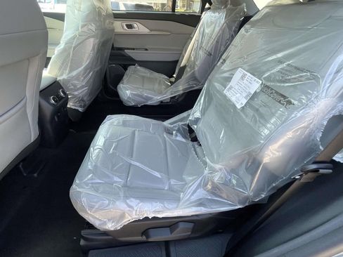 New 2026 Ford Explorer Active w/ Active Comfort Package RWD image 8