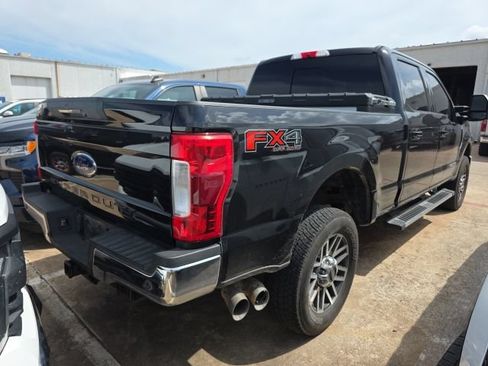 Used 2019 Ford F250 Lariat w/ Lariat Ultimate Package AWD/4WD image 5