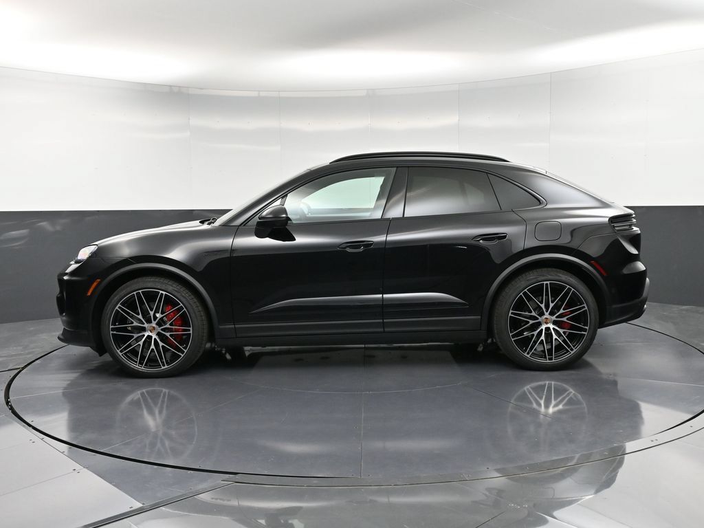 Certified 2025 Porsche Macan 4S Electric AWD/4WD image 2