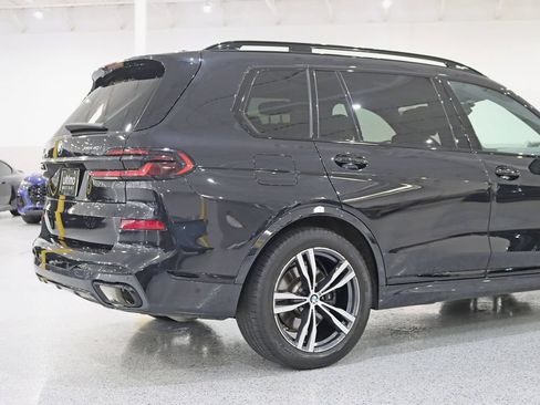 Used 2024 BMW X7 xDrive40i w/ M Sport Package AWD/4WD image 10