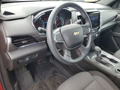 Used 2023 Chevrolet Traverse LT image 9