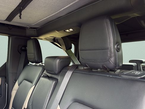 Used 2024 Ford Bronco Wildtrak AWD/4WD image 31