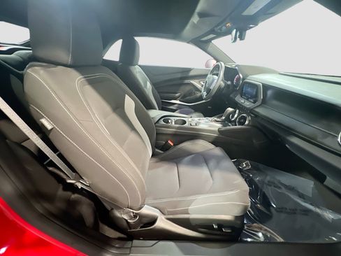 Used 2021 Chevrolet Camaro LT w/ Technology Package image 20