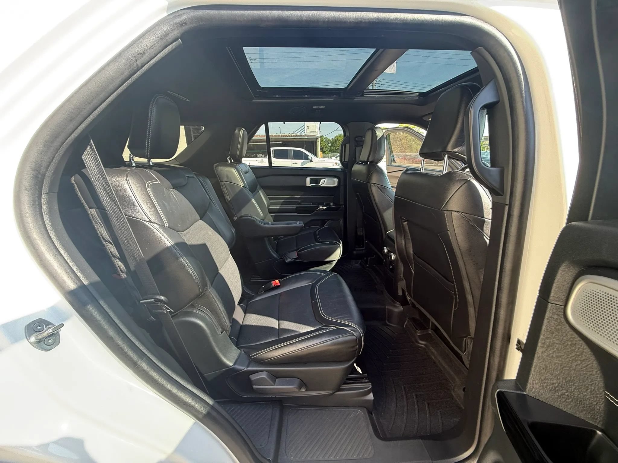 Used 2022 Ford Explorer ST w/ Equipment Group 401A AWD/4WD image 37