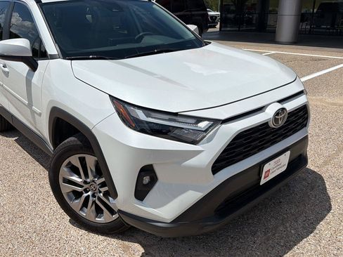 Used 2025 Toyota RAV4 XLE Premium FWD image 9