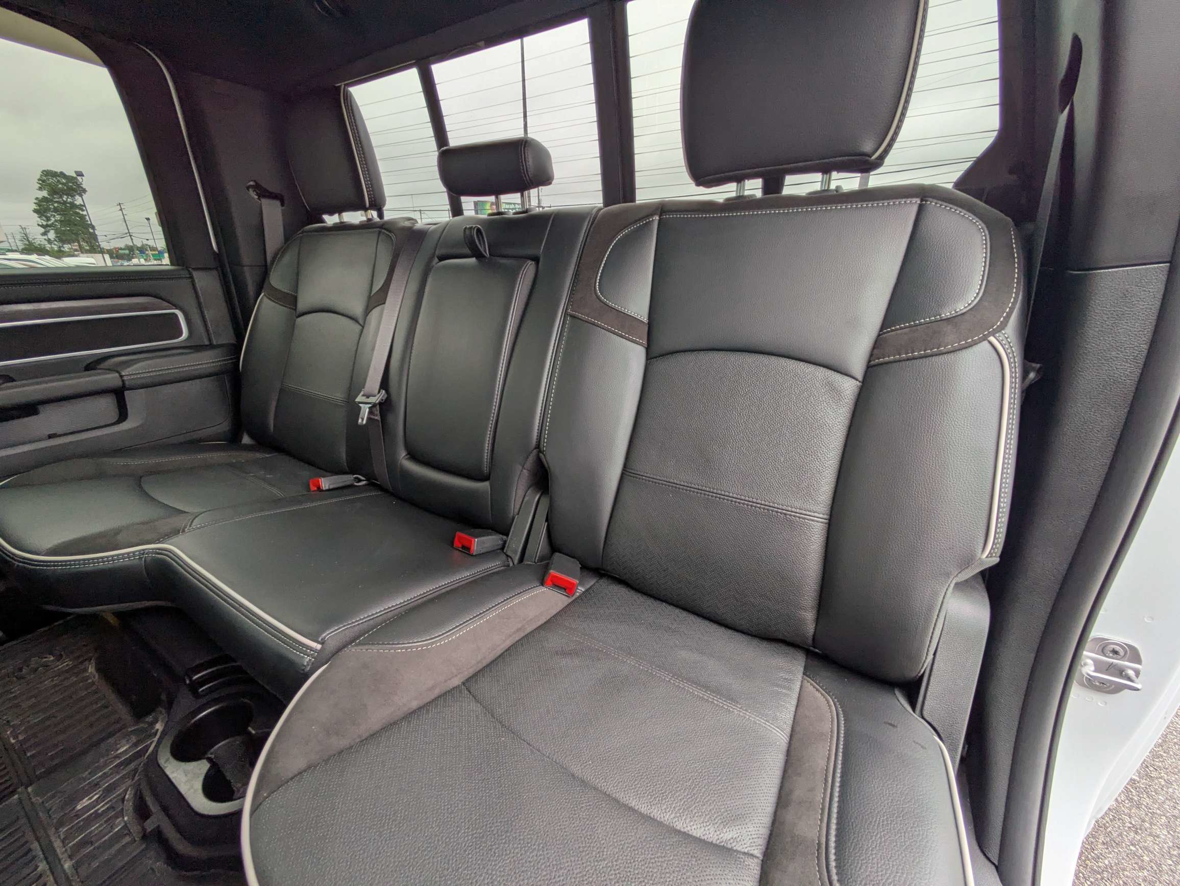 Used 2025 RAM 3500 Laramie AWD/4WD image 13