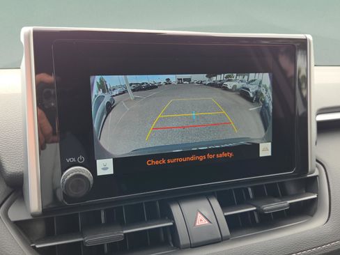 Certified 2025 Toyota RAV4 LE FWD image 20