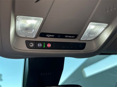 Used 2022 Chevrolet Equinox LS image 30