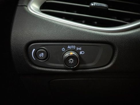 Used 2022 Chevrolet Malibu LT image 30