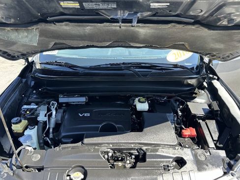 Used 2018 Nissan Pathfinder SL FWD image 22