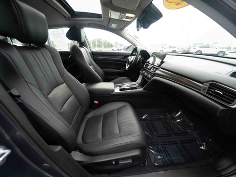 Certified 2022 Honda Accord Touring image 26