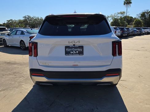 New 2026 Kia Sorento S w/ S Panoramic Sunroof Package image 7