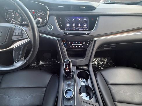Certified 2022 Cadillac XT5 Premium Luxury w/ Platinum Package FWD image 3