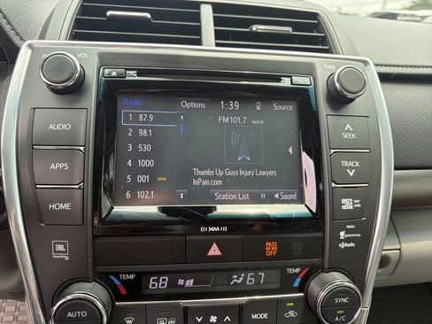 Used 2017 Toyota Camry XLE w/ Moonroof Package FWD image 23