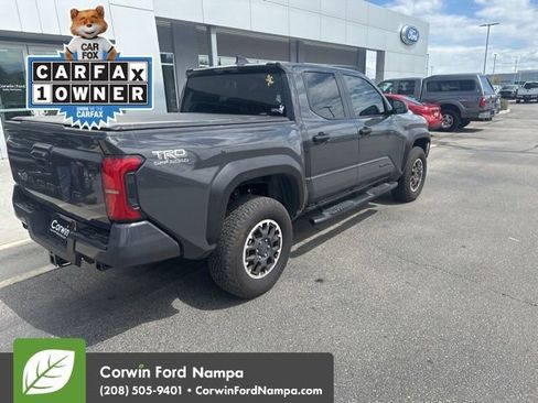 Used 2025 Toyota Tacoma TRD Off-Road AWD/4WD image 7