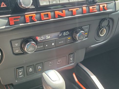 Used 2025 Nissan Frontier PRO-4X w/ Pro Premium Package AWD/4WD image 21