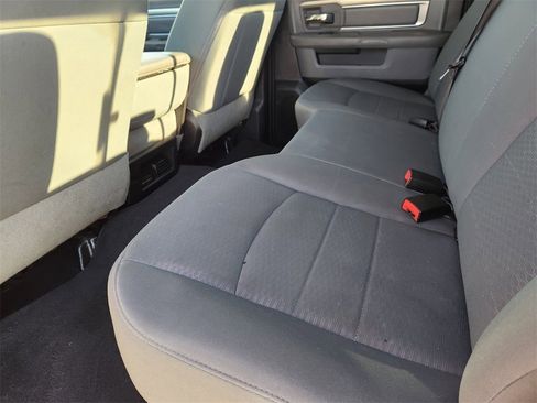 Used 2019 RAM 1500 Classic SLT image 31