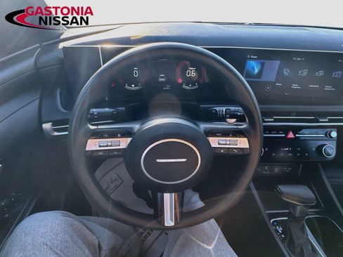 Used 2025 Hyundai Santa Cruz SEL FWD image 14