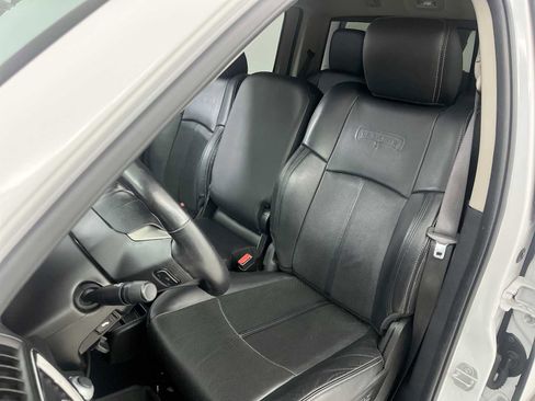Used 2018 RAM 1500 Laramie w/ Convenience Group AWD/4WD image 19