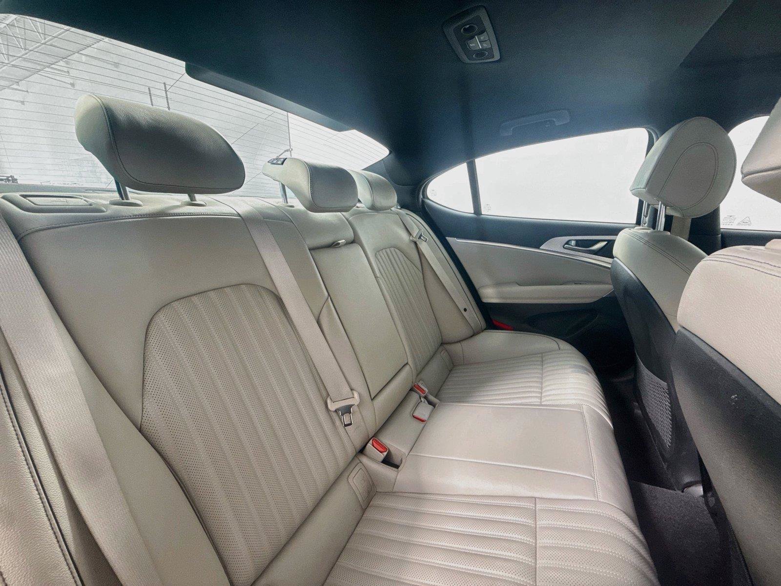 Used 2023 Genesis G70 2.0T w/ Sport Prestige Package RWD image 12
