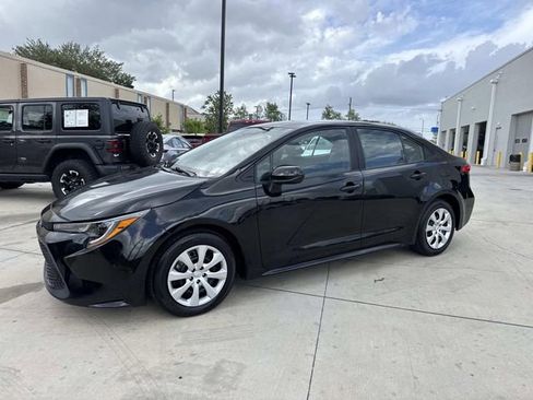 Used 2024 Toyota Corolla LE FWD image 3