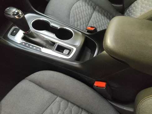 Used 2018 Chevrolet Equinox LT AWD/4WD image 26