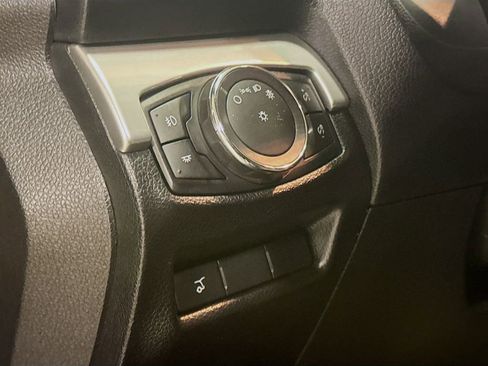 Used 2017 Ford Explorer XLT w/ Equipment Group 202A image 12