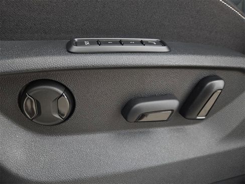 New 2025 Volkswagen Atlas Cross Sport SEL Premium R-Line image 19