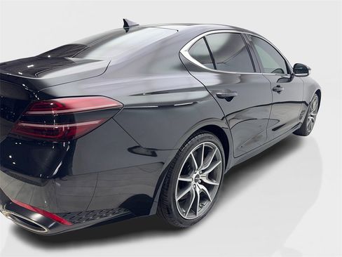 Used 2025 Genesis G70 2.5T image 13