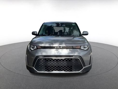 Used 2025 Kia Soul LX w/ LX Technology Package FWD image 3