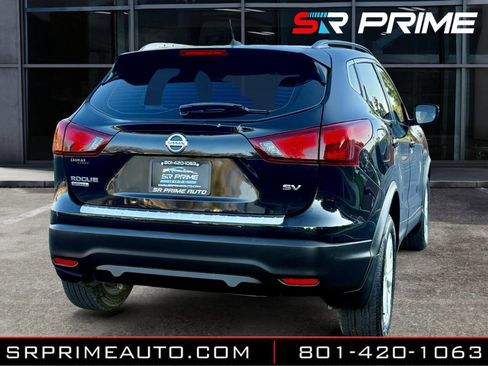 Used 2017 Nissan Rogue Sport SV image 3