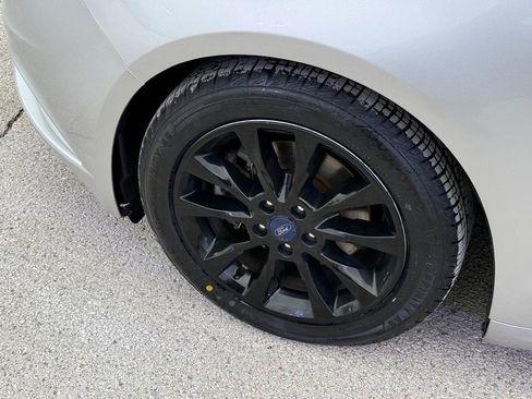 Used 2017 Ford Fusion SE image 10