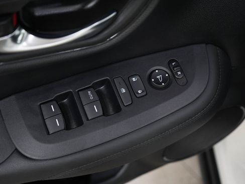 Used 2024 Honda HR-V LX image 19