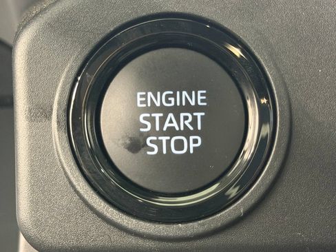 Certified 2026 Toyota Tacoma SR5 AWD/4WD image 29