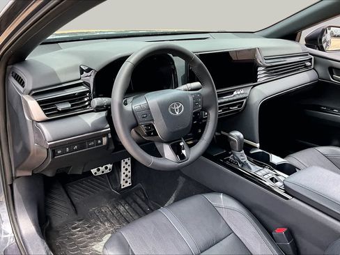Used 2025 Toyota Camry XSE FWD image 16
