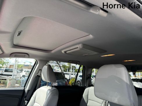 Used 2017 Honda Pilot Touring image 24
