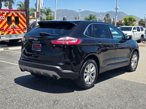 Used 2022 Ford Edge Titanium AWD/4WD image 5