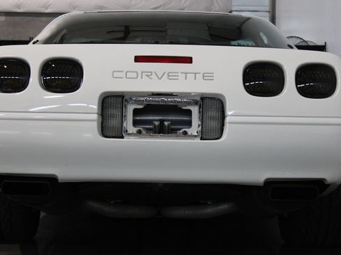 Used 1992 Chevrolet Corvette Coupe RWD image 38