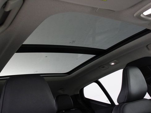 Certified 2025 Volvo XC40 B5 Plus image 23