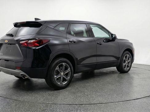 Used 2025 Chevrolet Blazer LT image 9