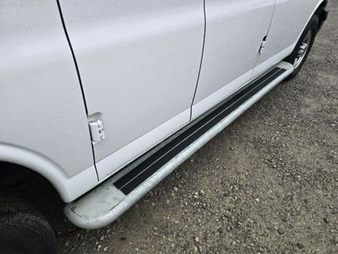 Used 2024 GMC Savana 2500 w/ Driver Convenience Package image 10