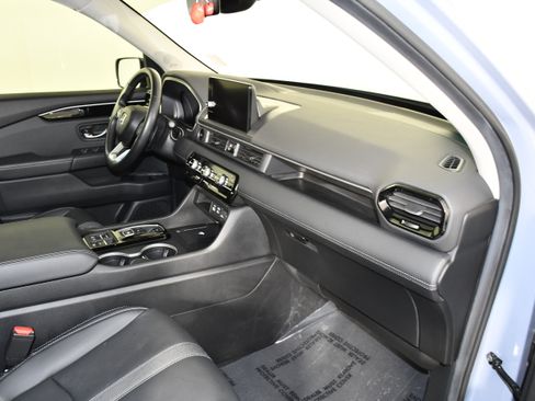 Certified 2025 Honda Pilot Touring image 41