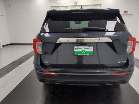 Used 2023 Ford Explorer XLT AWD/4WD image 6