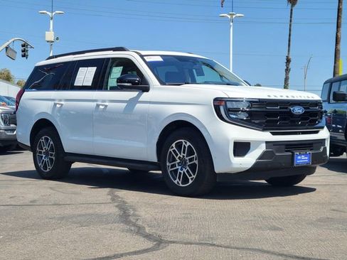 Certified 2025 Ford Expedition Active AWD/4WD image 33